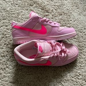 Nike Triple Pink Dunks